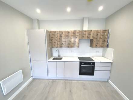 Stirling Way, Borehamwood, Image 3