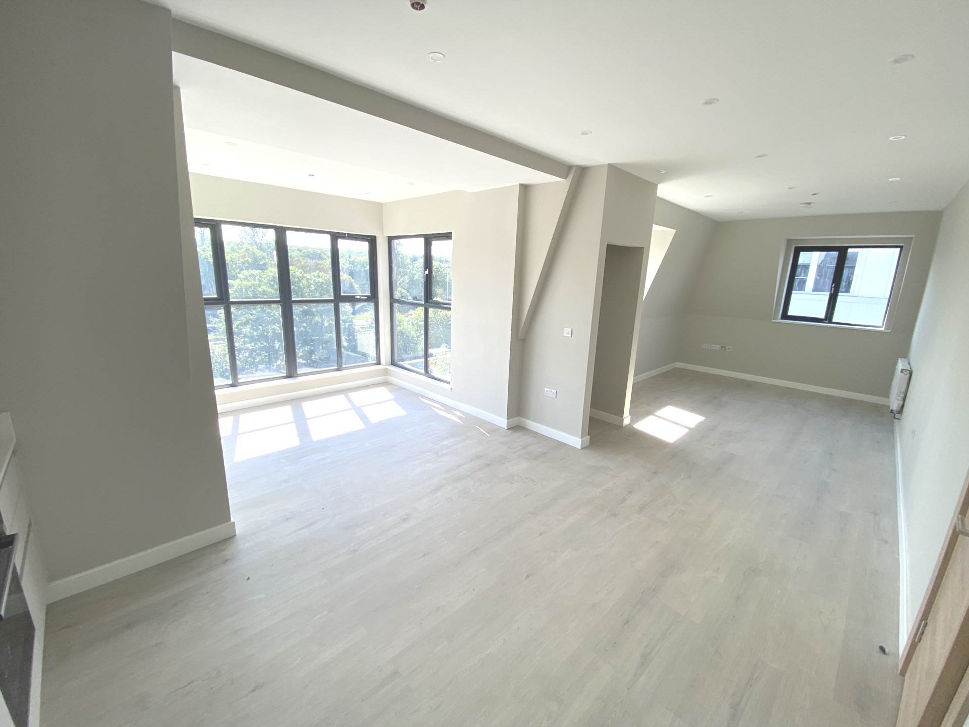 Stirling Way, Borehamwood, Image 1