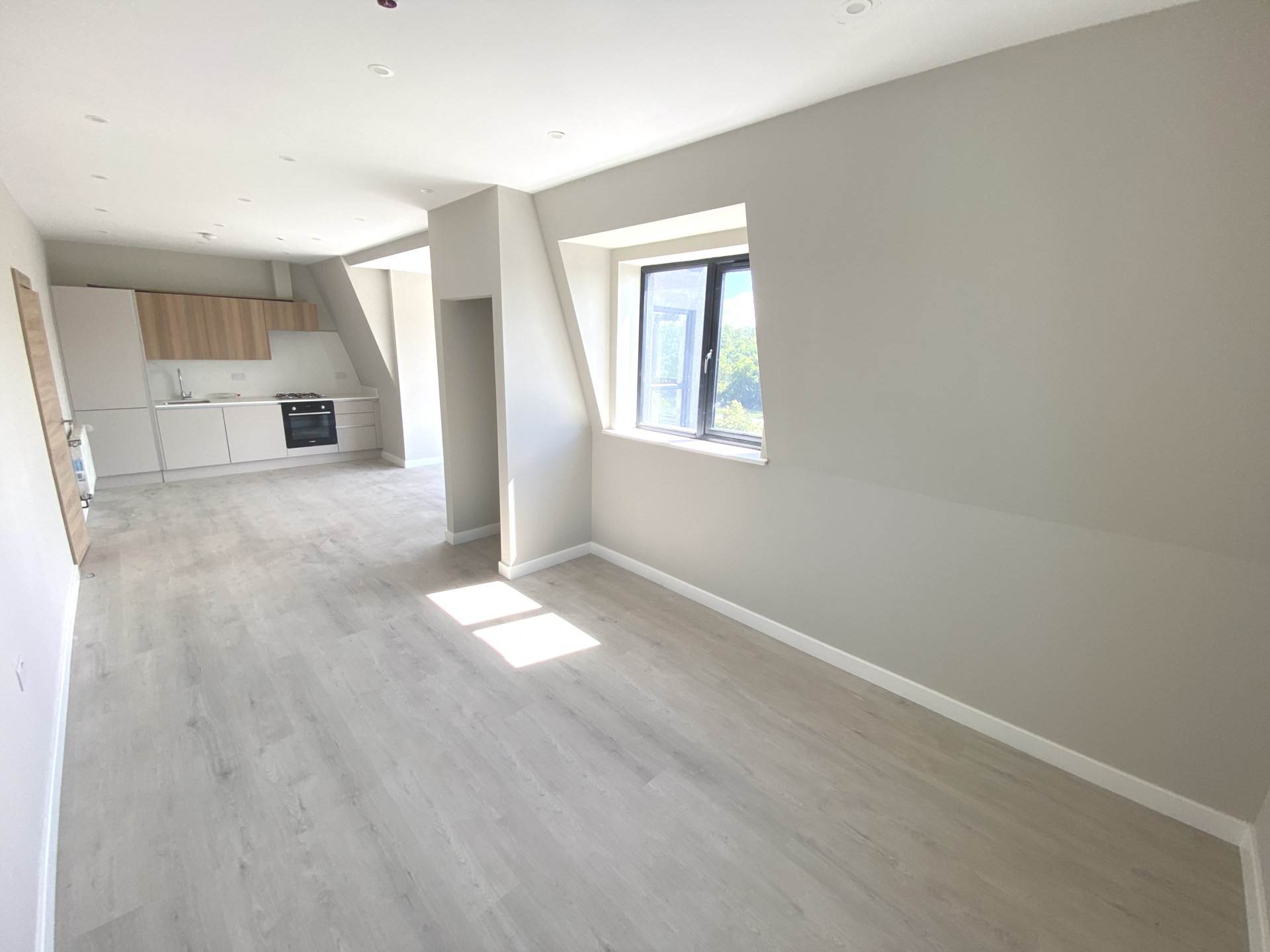 Stirling Way, Borehamwood, Image 2