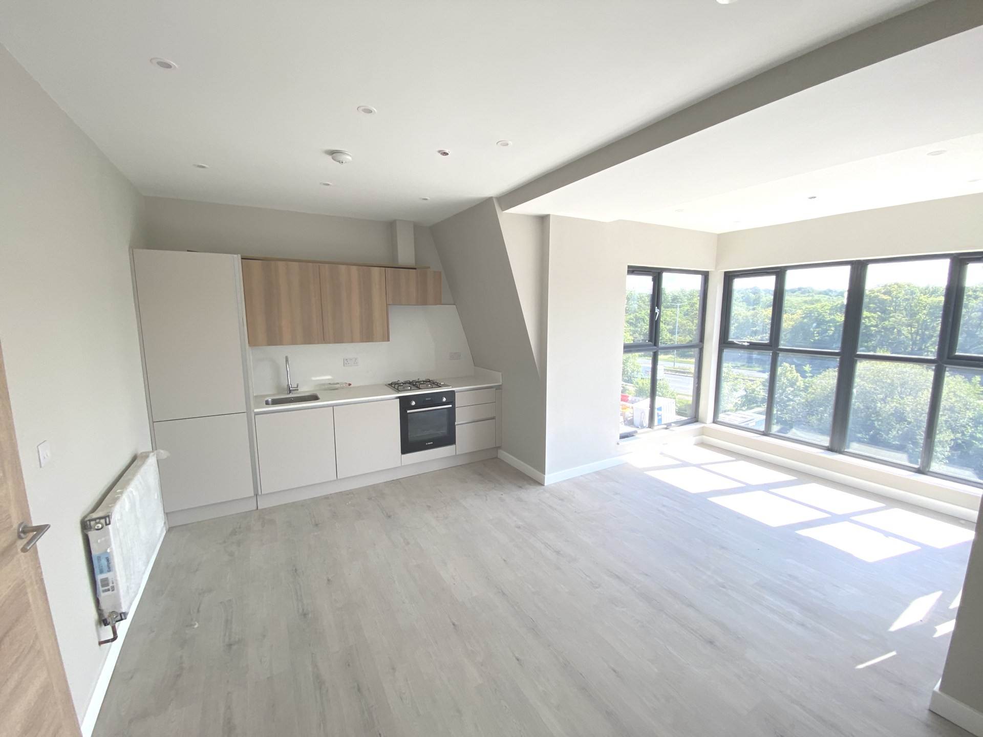 Stirling Way, Borehamwood, Image 3
