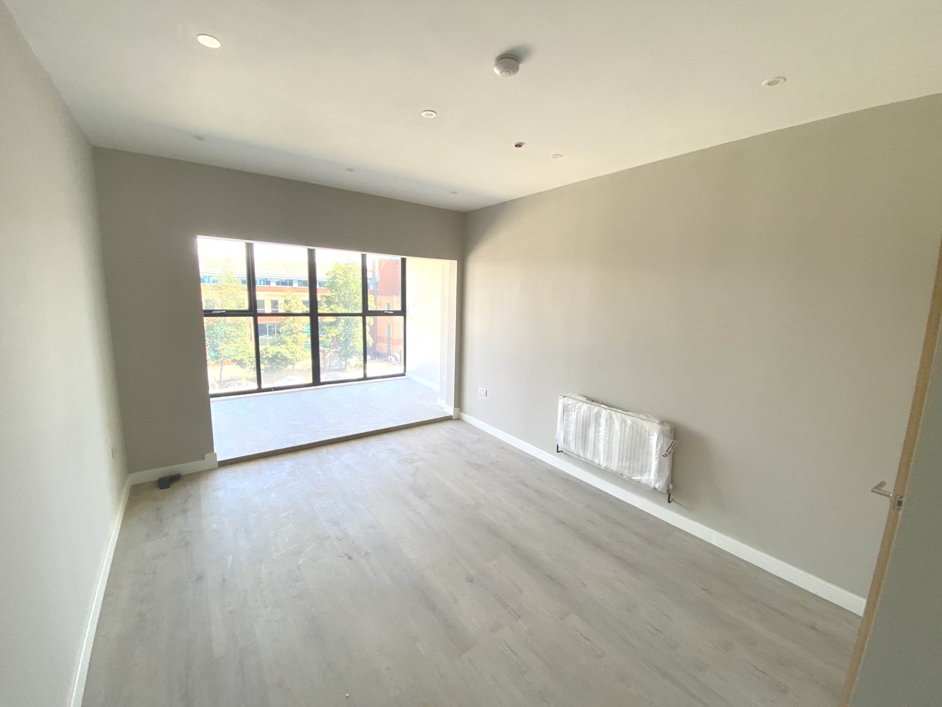 Stirling Way, Borehamwood, Image 3