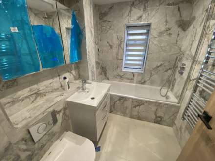 Stirling Way, Borehamwood, Image 4