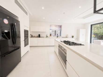 Barham Avenue, Elstree, Image 5