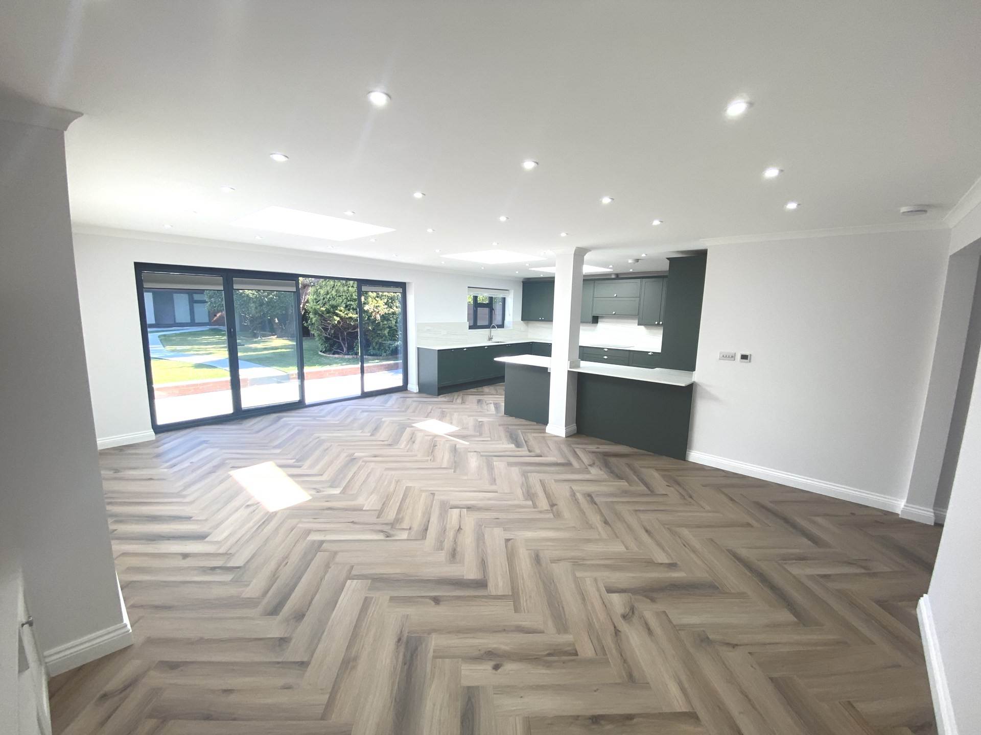 Chiltern Avenue, Bushey, Image 1