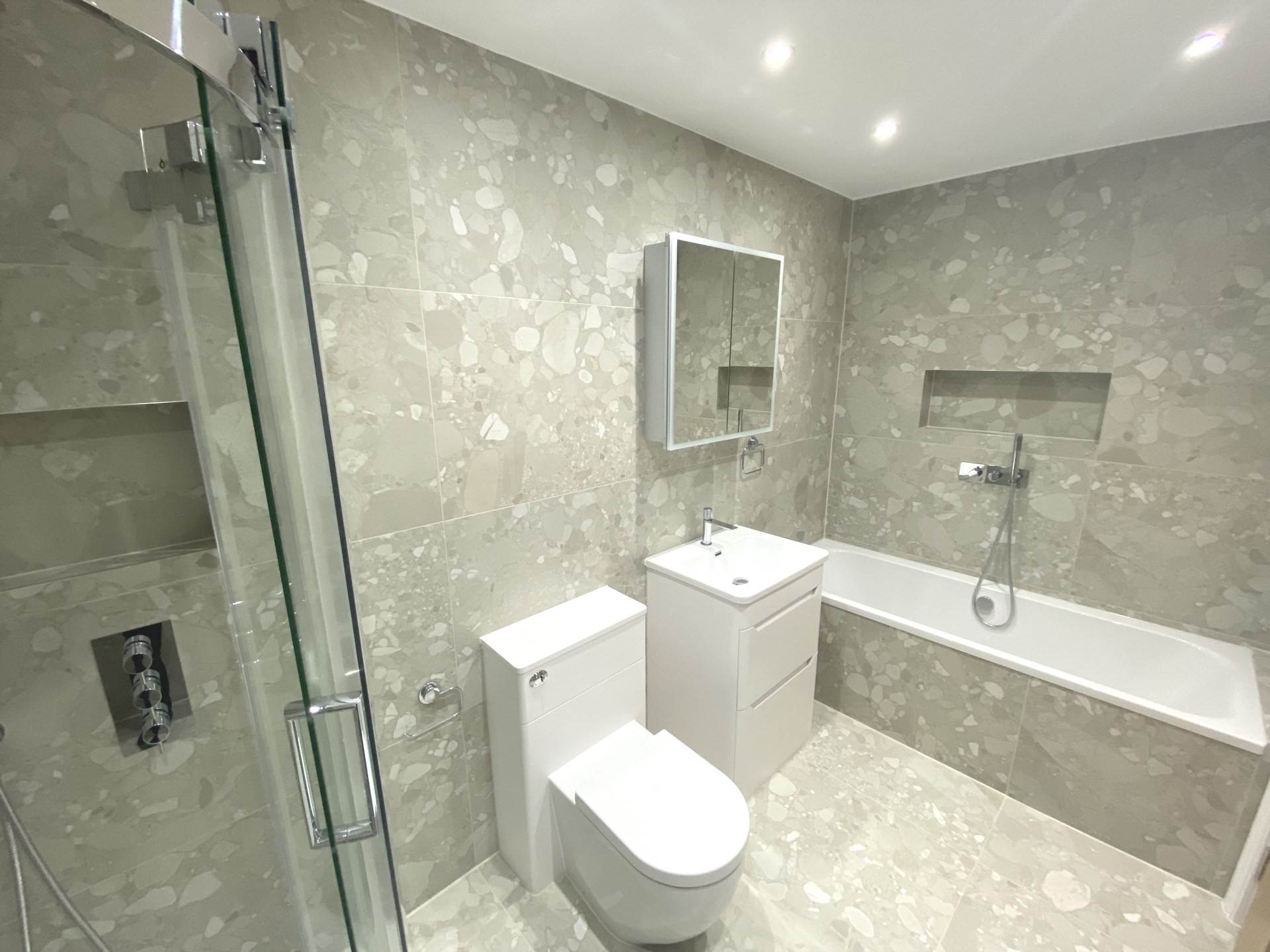 Chiltern Avenue, Bushey, Image 27