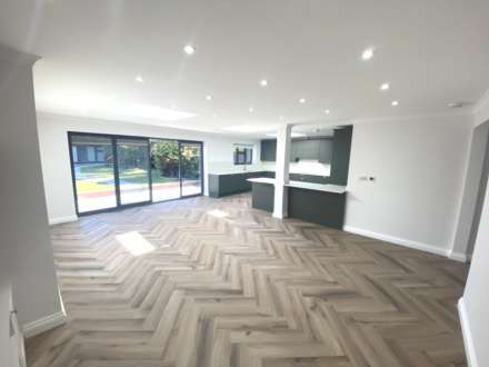 Property For Rent Chiltern Avenue, Bushey