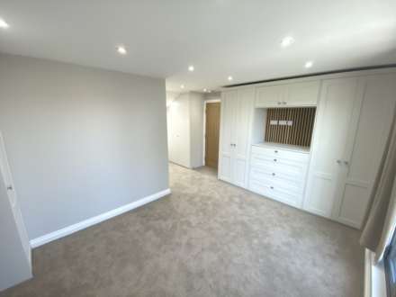 Chiltern Avenue, Bushey, Image 15