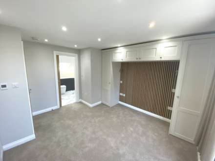 Chiltern Avenue, Bushey, Image 17