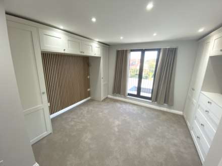 Chiltern Avenue, Bushey, Image 18