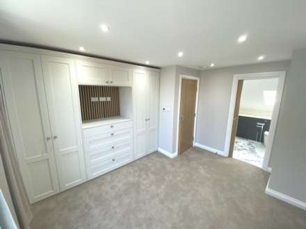 Chiltern Avenue, Bushey, Image 19