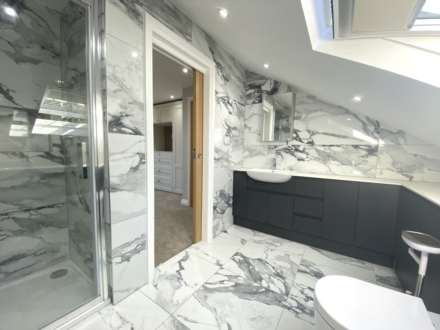 Chiltern Avenue, Bushey, Image 21
