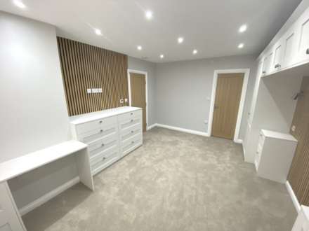 Chiltern Avenue, Bushey, Image 23
