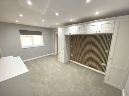 Chiltern Avenue, Bushey, Image 25