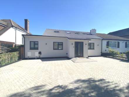 Chiltern Avenue, Bushey, Image 28