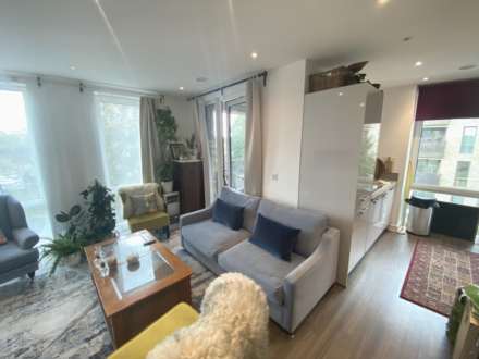 Farnsworth Drive, Edgware, Image 2