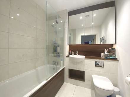 Farnsworth Drive, Edgware, Image 8