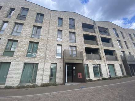 Farnsworth Drive, Edgware, Image 9