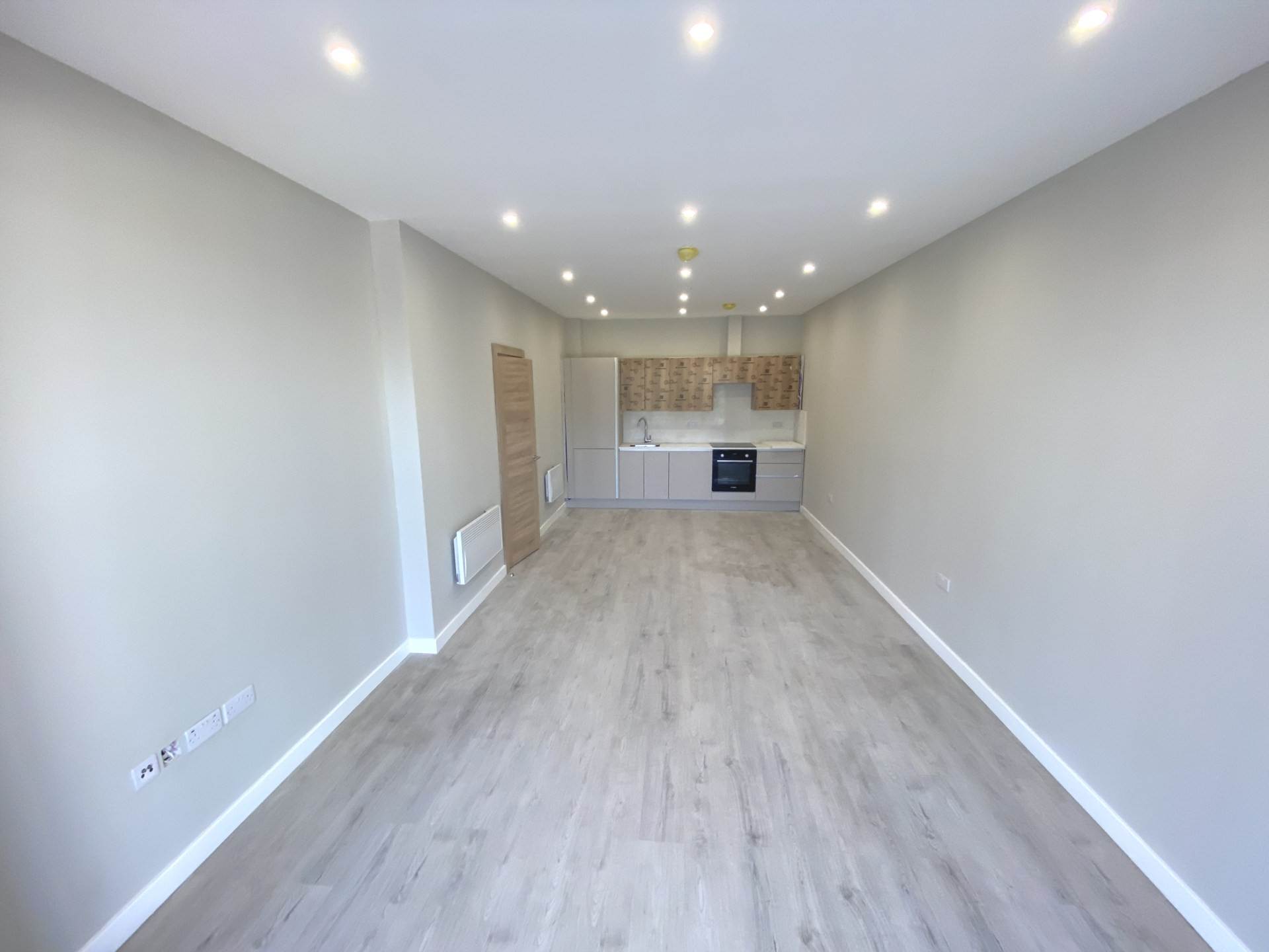 Stirling Way, Borehamwood, Image 3