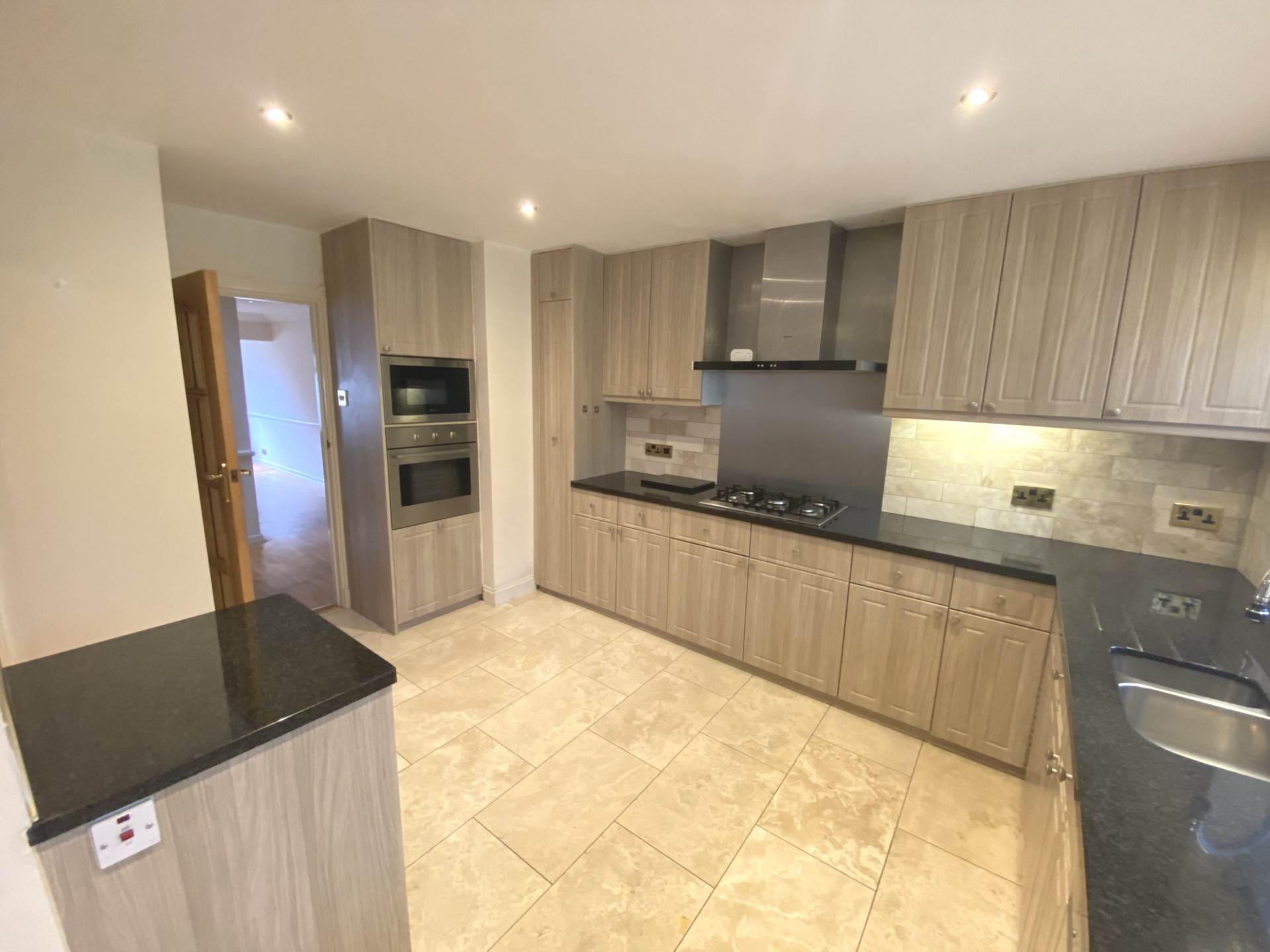 Lowther Close, Elstree, Image 9