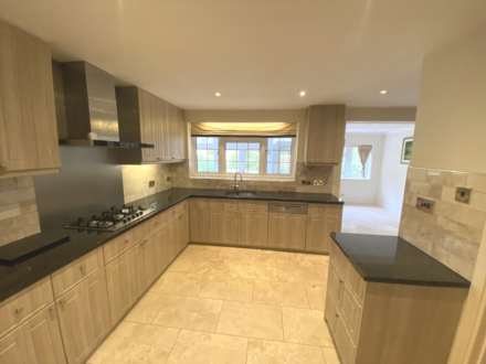 Lowther Close, Elstree, Image 10