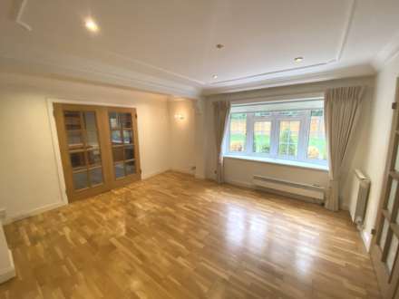 Lowther Close, Elstree, Image 4
