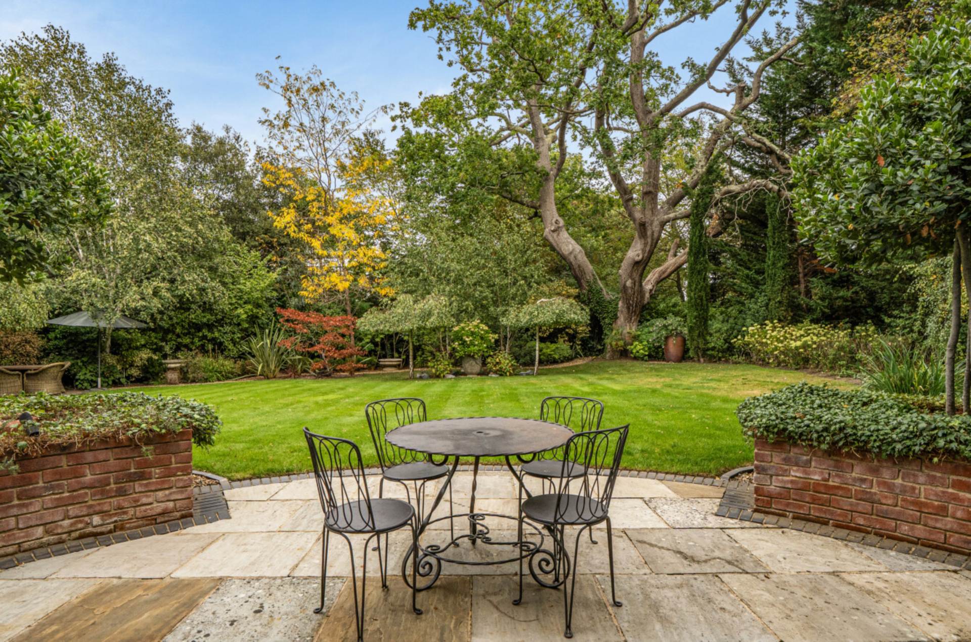 Fairoak Close, Leatherhead, Image 29