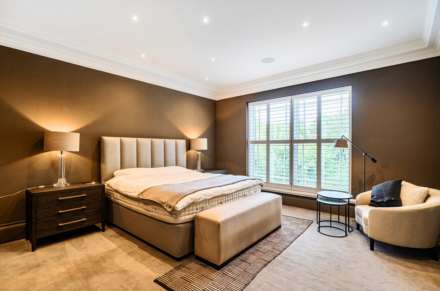 Fairoak Close, Leatherhead, Image 20