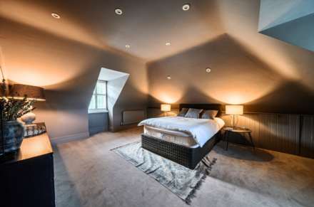 Fairoak Close, Leatherhead, Image 25