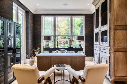 Fairoak Close, Leatherhead, Image 5
