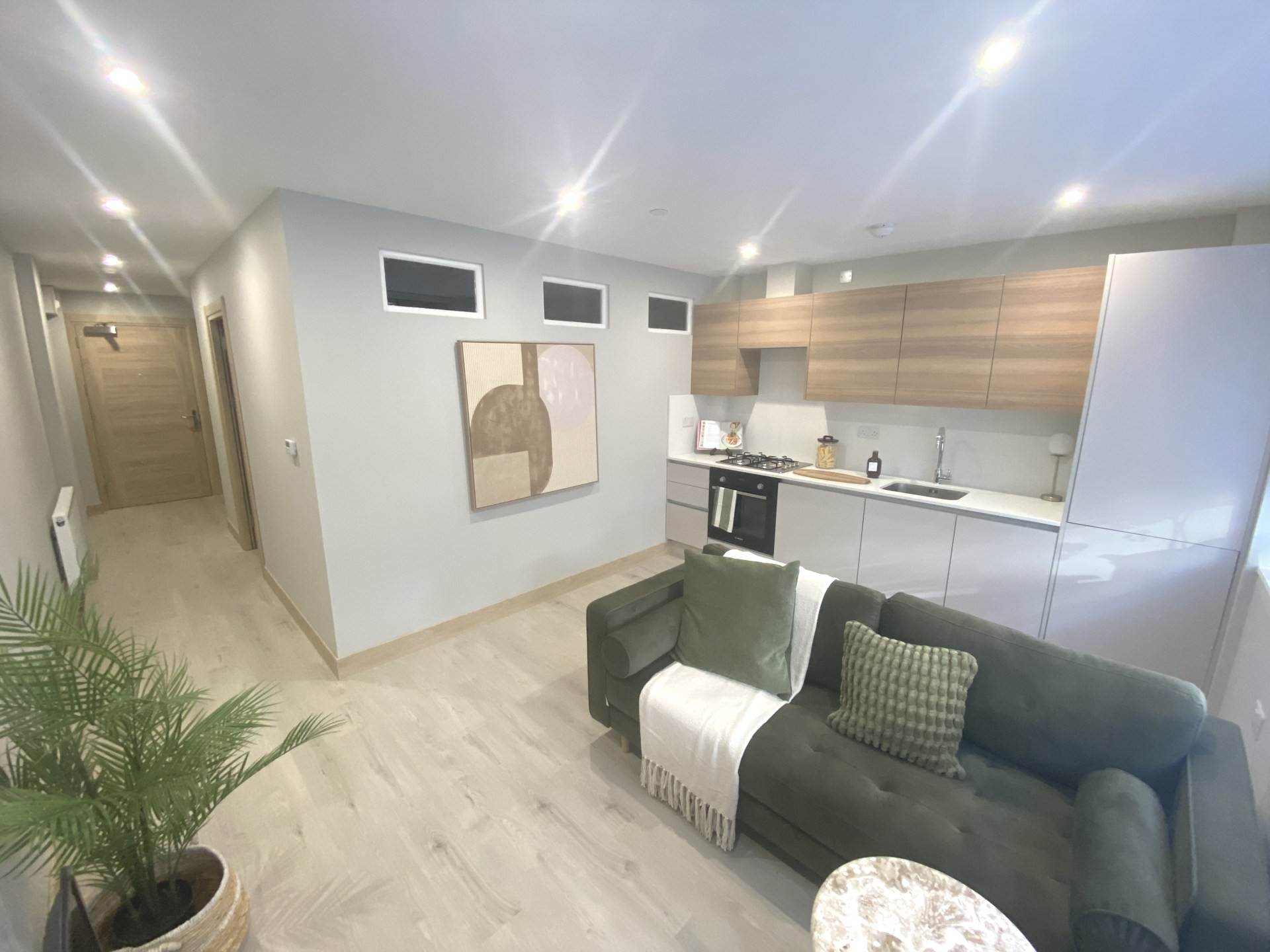 Stirling Way, Borehamwood, Image 3