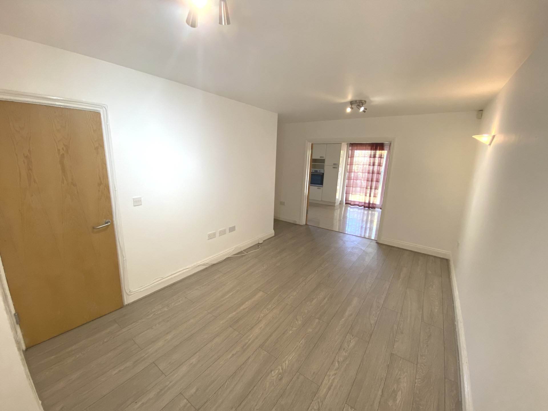 Arundel Drive, Borehamwood, Image 2