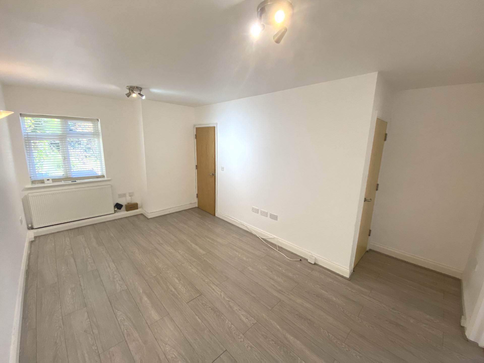 Arundel Drive, Borehamwood, Image 3