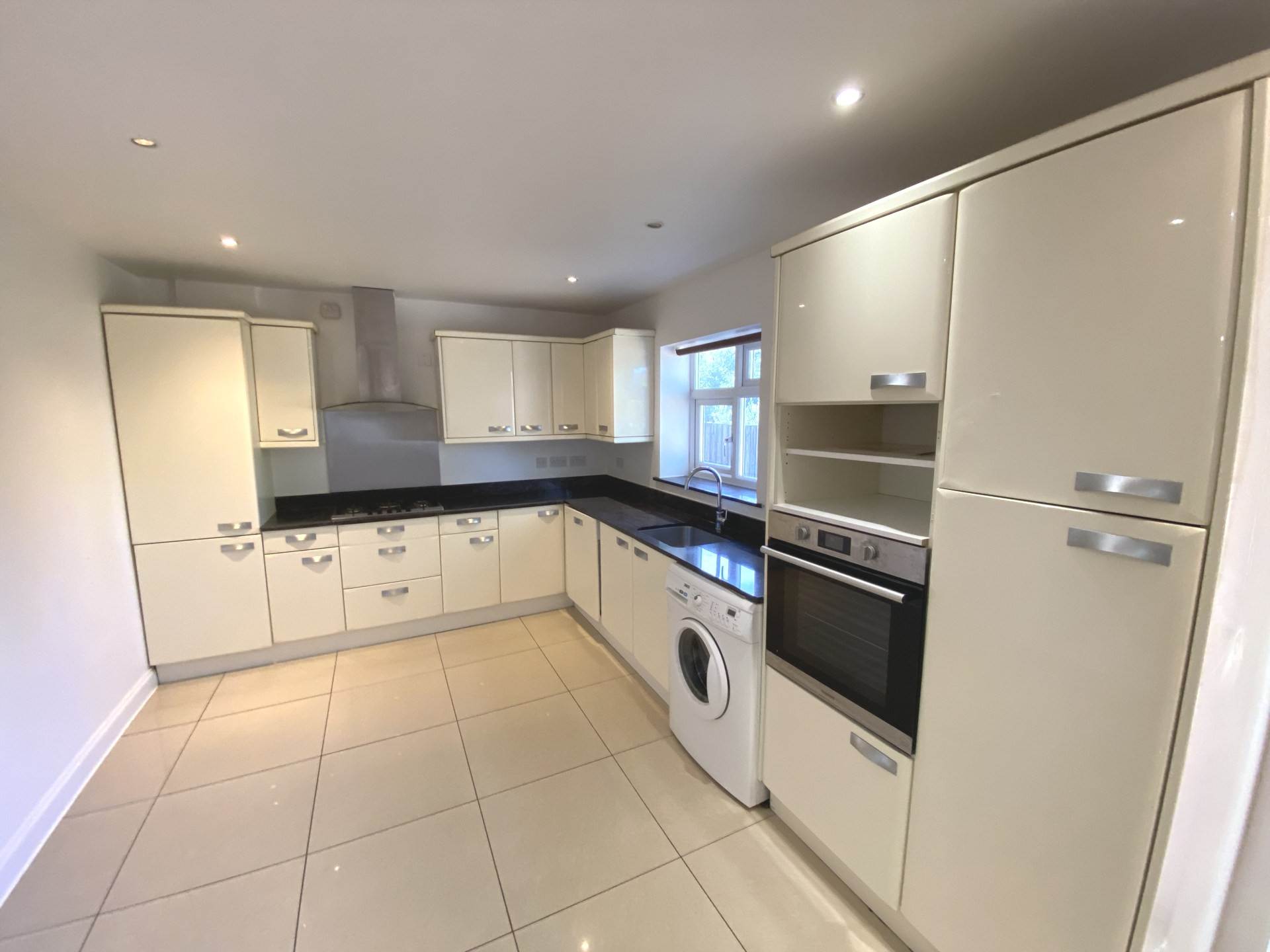 Arundel Drive, Borehamwood, Image 5