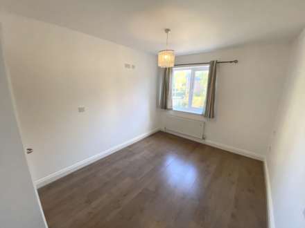 Arundel Drive, Borehamwood, Image 12