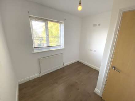 Arundel Drive, Borehamwood, Image 14