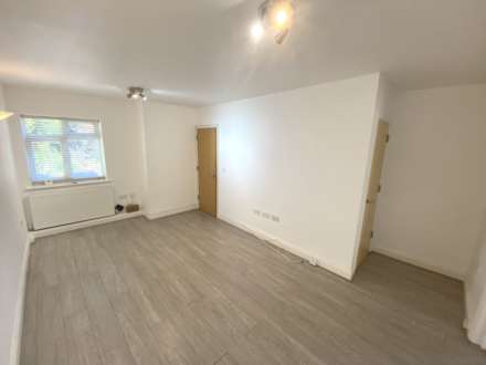 Arundel Drive, Borehamwood, Image 3