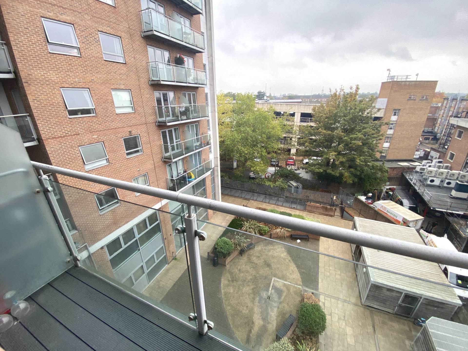 Wilmington Close, Watford, Image 6