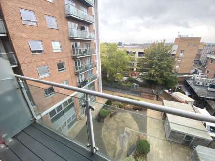 Wilmington Close, Watford, Image 6