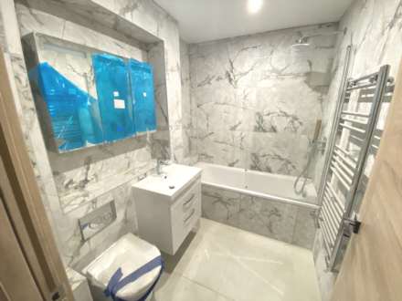 Stirling Way, Borehamwood, Image 4
