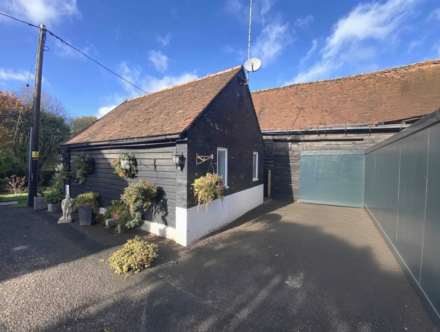 1 Bedroom Lodge, South Medburn Farm, Elstree