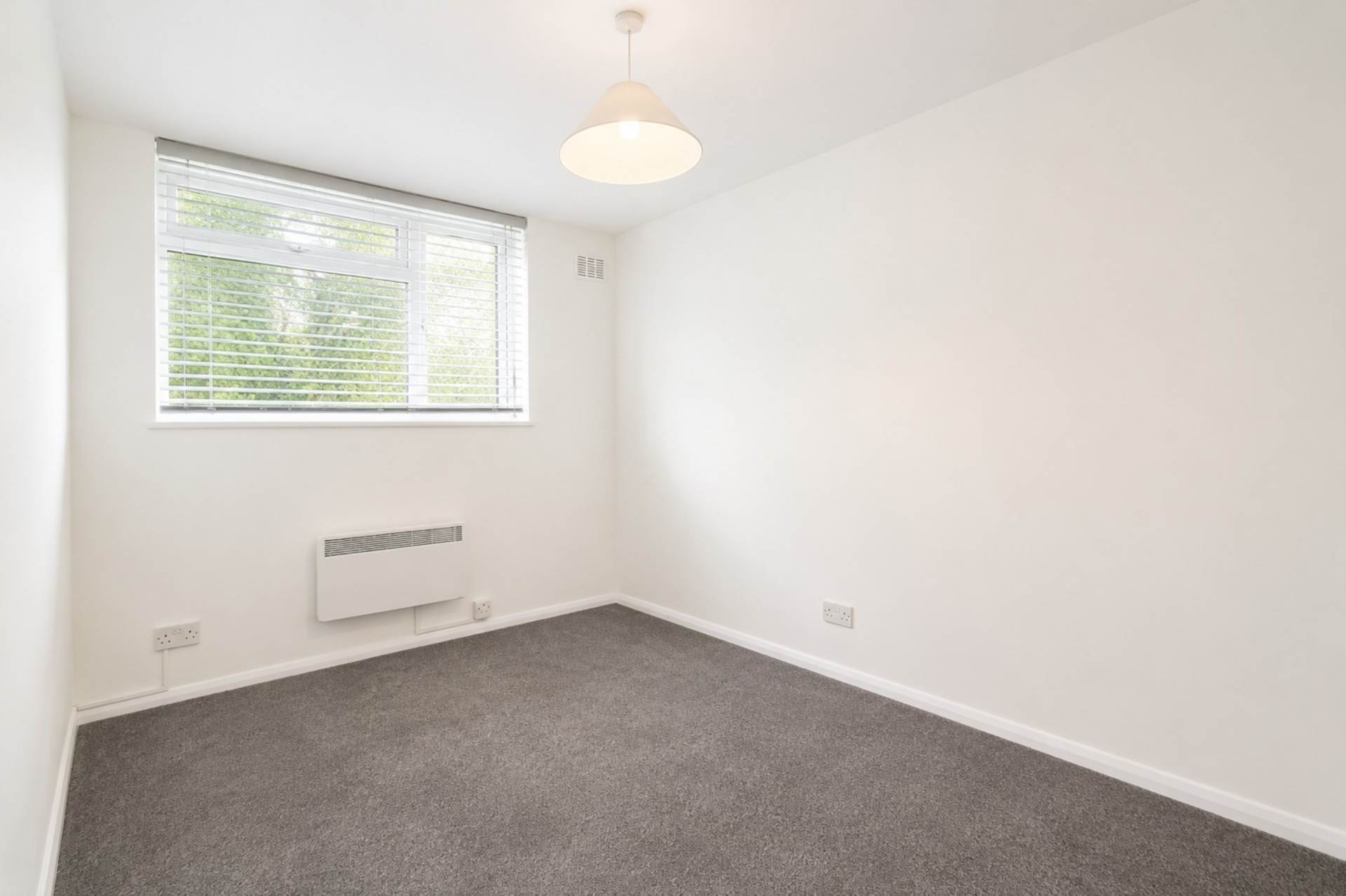 Holt Close, Borehamwood, Image 6