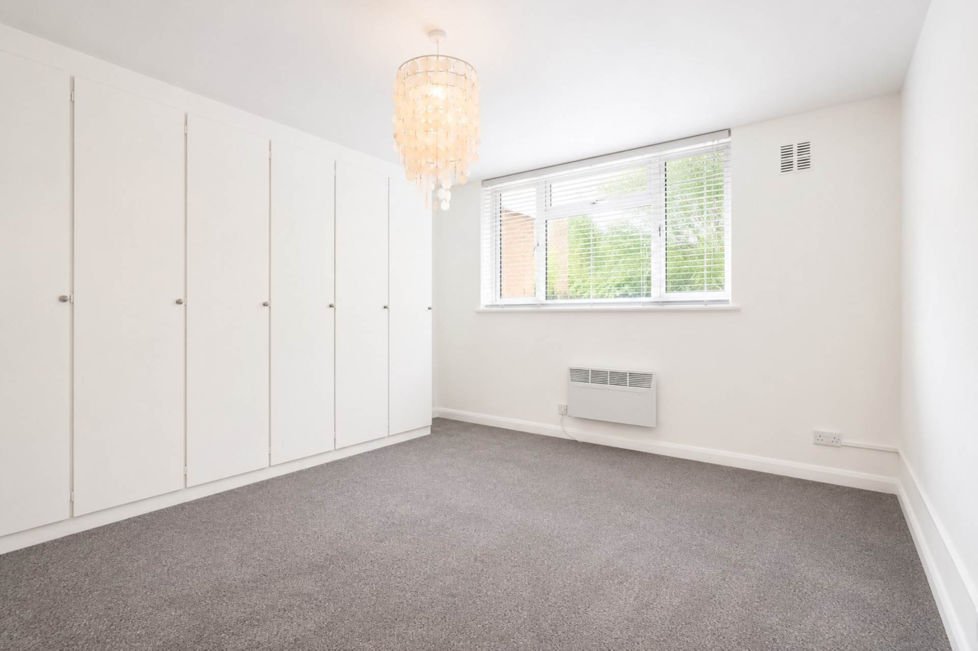 Holt Close, Borehamwood, Image 7