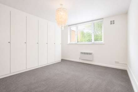 Holt Close, Borehamwood, Image 7