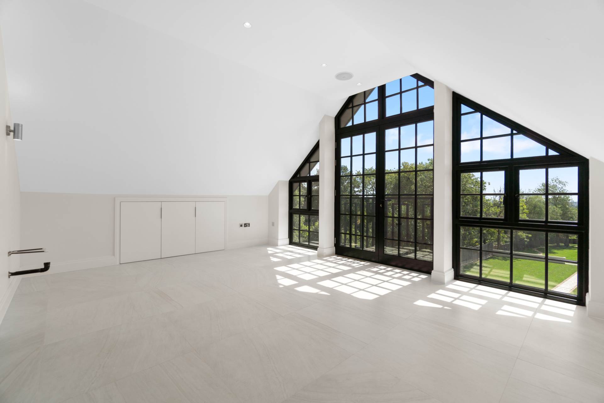 Bayshill Cottage, Barnet Lane, Image 2