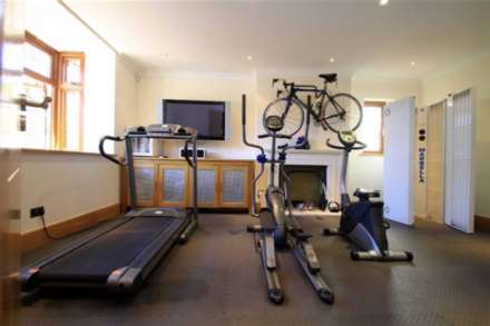 Deacons Hill Road, Elstree, Image 10