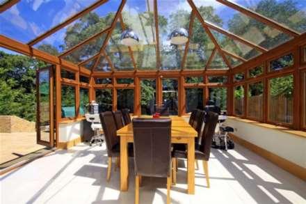 Deacons Hill Road, Elstree, Image 4