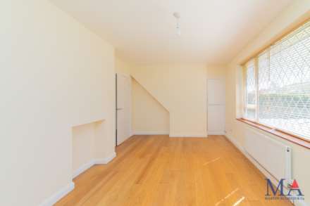 London Road, Shenley, Image 12