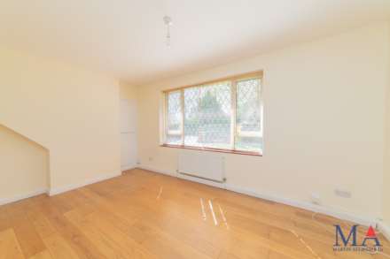 London Road, Shenley, Image 13