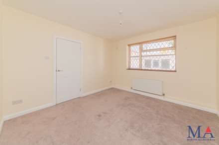 London Road, Shenley, Image 3
