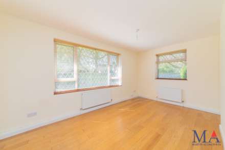 London Road, Shenley, Image 9